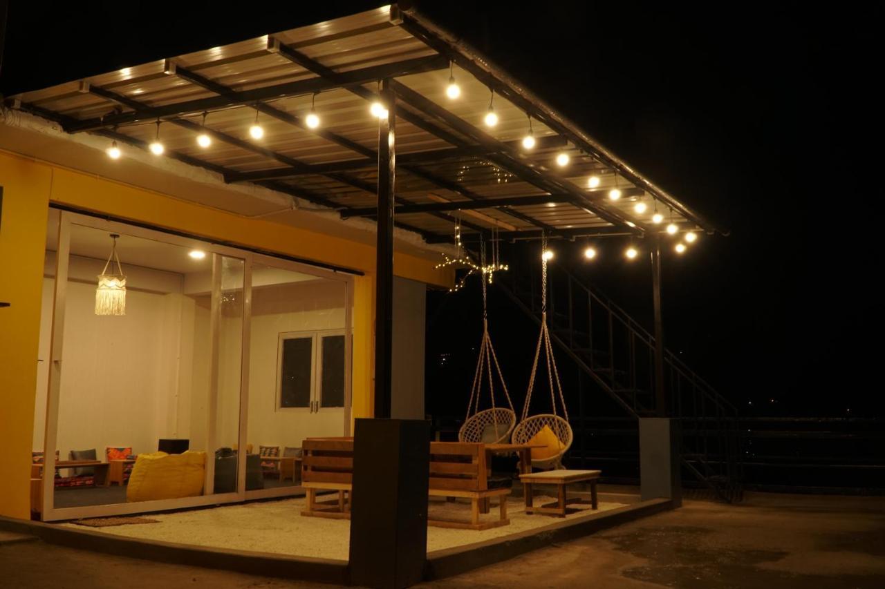 מנאלי Firefly Hostel מראה חיצוני תמונה